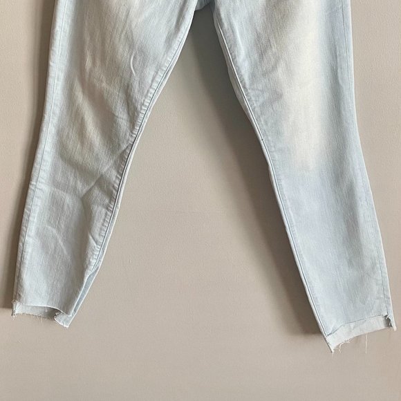 LOFT Lightwashed Modern Skinny Size 30/10 - Picture 4 of 10